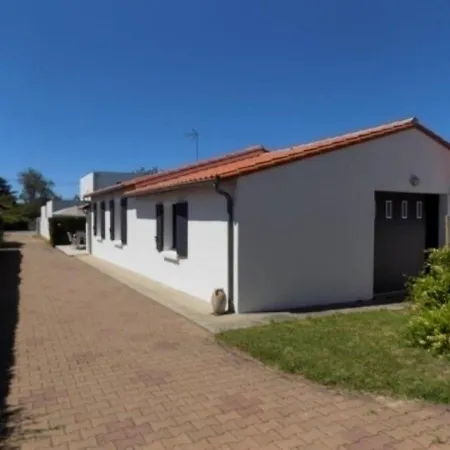 Holiday home House Palais Sur Mer - Maison Des Annees 80 Entierement Renovee Avec Gout - Dans Un Quartier Au Calme 3 *